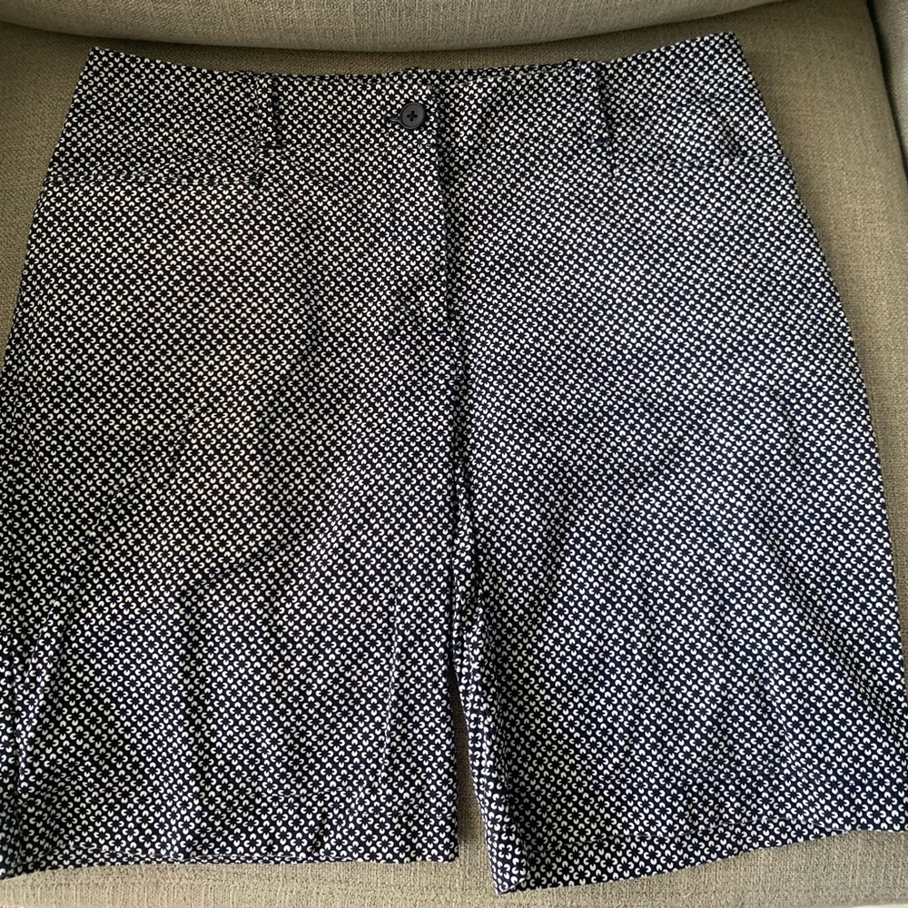 Talbots Black & White Geometric Patterned Women's Bermuda Shorts 12P Petite EUC